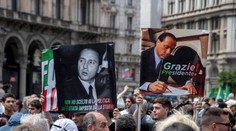 V Milánskom dóme sa konal pohreb expremiéra Berlusconiho