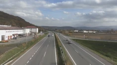 Dôchodkyňa vošla na diaľnici pri Trenčíne do protismeru, kamionistovi stihla zakývať