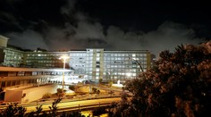 Pápež sa po operácii cíti dobre, v nemocnici zostane asi týždeň