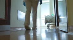 Mimoriadna pitva v Lučenci. Pre riziko smrteľného plynu asistovali chemici aj hasiči