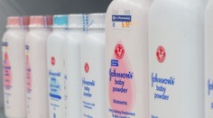 Azbest v detskom púdri: Johnson & Johnson zaplatí za urovnanie sporov 100 miliónov dolárov