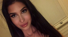 Exfarmárka Karin ukázala vylepšené prsia. Prvá fotka hore bez