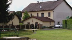 Masaker v českom Jičíne: Muž našiel mŕtvu matku, sestru a dvojročného synovca