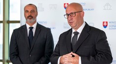 Generálny riaditeľ ŽSR Alexander Sako sa vzdal funkcie. Hovorí o politickom tlaku na jeho rodinu