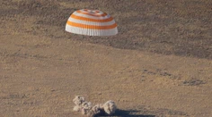 Trojčlenná posádka astronautov sa z vesmírnej stanice už vrátila na Zem