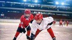 Hokejový tréner údajne zvýhodňuje deti výmenou za intímne služby ich matiek. Klub sa voči obvineniam ohradil