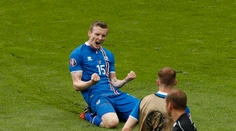 Šialená eufória z víťazného gólu na islandský spôsob