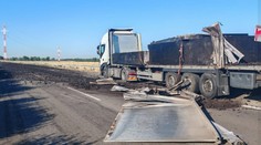 Na D1 smerom do Bratislavy sa zrazili dva kamióny, diaľnica je už plne prejazdná