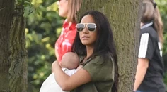 Ľudia boli k Meghan nemilosrdní. Po týchto fotkách ju označili za zlú mamu