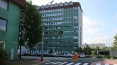 Tragédia v Poprade: Z nemocničného okna vypadlo dieťa, pád neprežilo