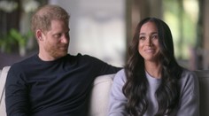 Princa Harryho čaká ťažké rozhodnutie: Má oznámiť, či príde na korunováciu svojho otca, Karola III.