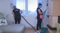 Pred Vianocami majú upratovacie služby žatvu. Čo si nechávajú Slováci čistiť najčastejšie?