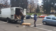 Brutálny útok na kuriéra v Zlíne je zinscenovaným divadlom