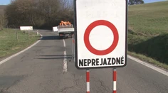 Časť obce na východe Slovenska zostala odrezaná od sveta. Dôvodom je rozpadávajúca sa kamenná klenba