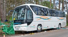 Chvíle hrôzy. Autobus sa pohol a vtiahol desať ľudí pod seba