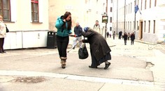 Rumunská žobrácka mafia zaútočila na redaktorku Reflexu