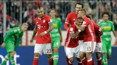 Bayern víťazne, Dortmund remizoval v divokom zápase