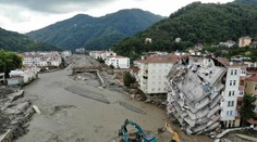 Počet obetí ničivých záplav v Turecku stúpol na 70. Ďalších 47 ľudí je naďalej nezvestných