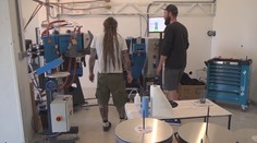 Donedávna ich vyrábali iba v zahraničí, to sa však zmenilo. Ukážeme vám výrobu vinylov na Slovensku