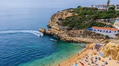 Ak plánujete tento rok letnú dovolenku, zbystrite. Vieme, kedy sa ju oplatí kúpiť