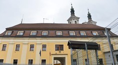 Nepokoje v ilavskej väznici. Bitku na dvore vystriedalo vyčíňanie takmer 20 odsúdených v cele