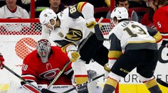 VIDEO: Nováčik Vegas je na čele NHL, Fleury prekonal Vernona