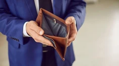 Slováci sa dostávajú do bankrotu. Varovný je najmä rast počtu jednej skupiny
