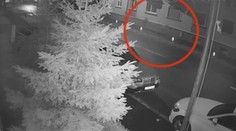 Video krátko pred vraždou v Michalovciach: Žena utekala pred útočníkom a kričala o pomoc