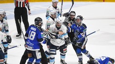 Po siréne sa strhla hromadná mela. Arbitri v Poprade rozdali vyše 300 trestných minút