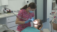 Otáľať s preventívnou prehliadkou u zubára sa neoplatí. Ambulancie aj poisťovne už totiž evidujú nárast