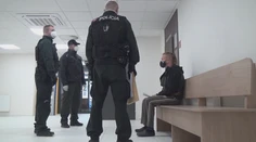 Muž, ktorý mal nastražiť výbušninu v bytovke v Považskej Bystrici, má pestrú trestnú minulosť