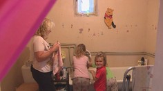 Pred poldruha rokom žili v dome bez vody a elektriny. Dnes je všetko inak