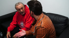 Zábery zo zákulisia posledného vystúpenia Karla Gotta: Tajný odkaz pre fanúšikov