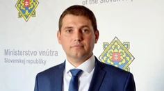 Prokurátor žiada pre obvineného šéfa policajnej inšpekcie Szabóa väzbu