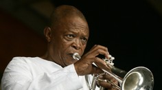 Zomrel "otec juhoafrického jazzu", bojovník proti apartheidu Hugh Masekela