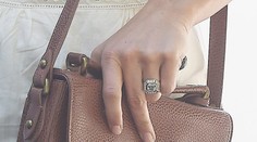 Zasnúbená Pippa Middleton sa pochválila prsteňom. Odhadnite jeho cenu