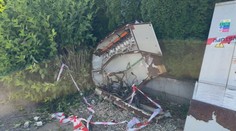 Hlohovčania zostali bez prúdu aj vody. Vodič po náraze do trafostanice z miesta ušiel