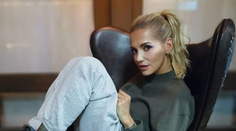 Dara Rolins zmenila imidž. Sama sa ostrihala