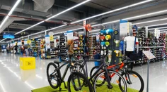 Známy športový reťazec sťahuje z predaja nosiče na bicykle. Hrozí, že padnú z auta