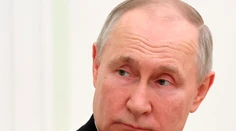 Kde je Putin? Bývalý spojenec ruského prezidenta ho prirovnal k múmii