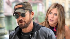 Jennifer Aniston vymenil za túto?! Justin Theroux si našiel o 24 rokov mladšiu náhradu