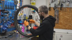 Cykloservisy hlásia nabité kalendáre. Odborník upozornil na najčastejšiu chybu, ktorú robia sezónni cyklisti