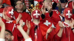 Švajčiari naďalej suverénni, Česi utrpeli prvú prehru