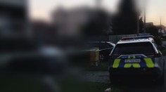 Desivý incident na juhu Slovenska: V dome našli zavraždenú ženu so sečnou ranou na hlave. Manžel v pivnici držal sekeru