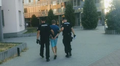 Mladý inžinier zaútočil na policajtov. Tvrdil, že ich rád bije