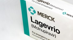 Liečba covidu: Nasadenie niektorých liekov brzdia PCR testy, za iné si zas bez špecialistu priplatíte