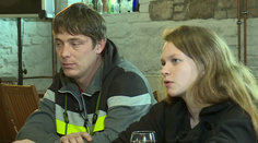 Náhradnej manželke dal prsteň, so svojou sa rozišiel v priamom prenose