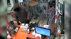 Hrozivé sekundy strachu! Pumpárku prepadol lupič aj s jej 16-ročnou dcérou