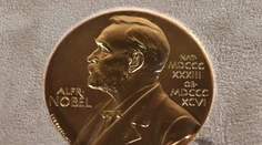 Spoznali sme laureáta Novej ceny za literatúru. Jeho životný príbeh je veľmi inšpiratívny