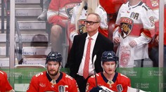 VIDEO: Vo finále Stanley Cupu padlo niekoľko historických zápisov. Tréner Floridy dosiahol úctyhodný míľnik